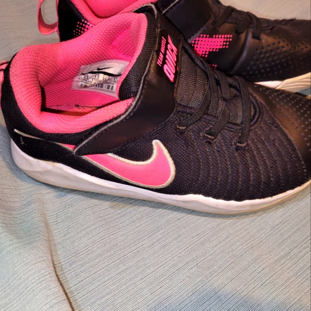 Youth Size 2 VGUC Nike black and pink